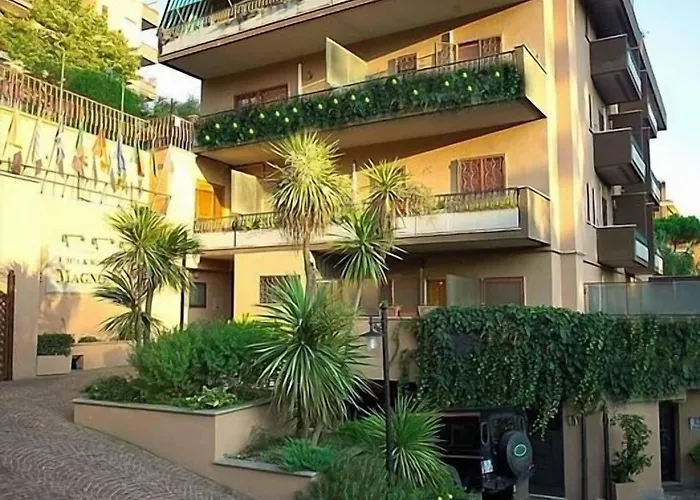 Magnolia Hotel